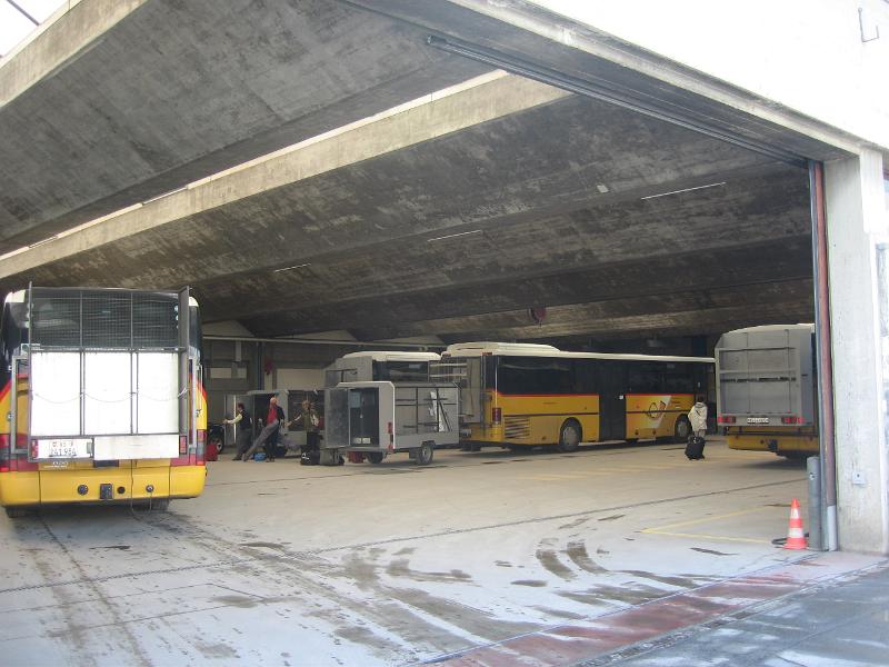 saasfee 010.jpg - Bussiasema oli sisätiloissa